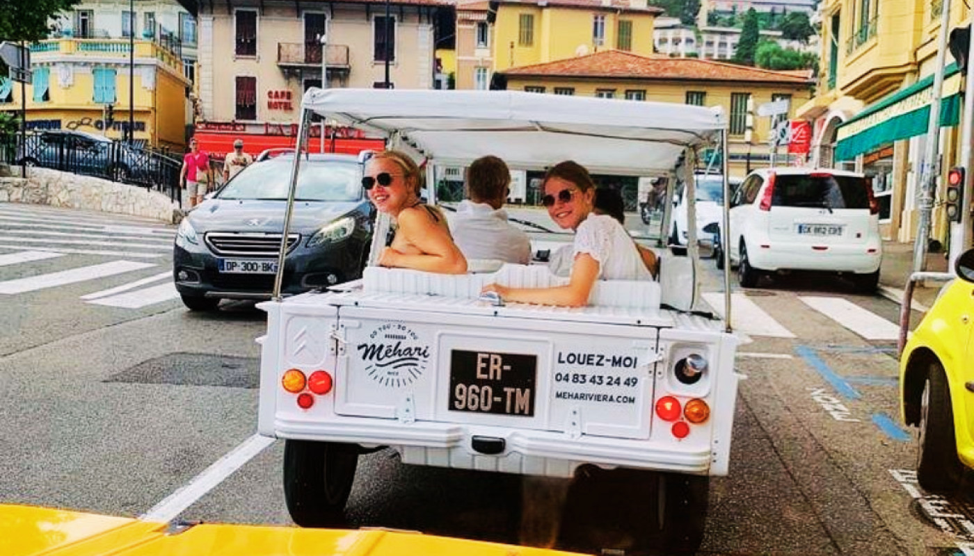 Auto - Pourquoi la location de Méhari est-elle toujours aussi tendance ?